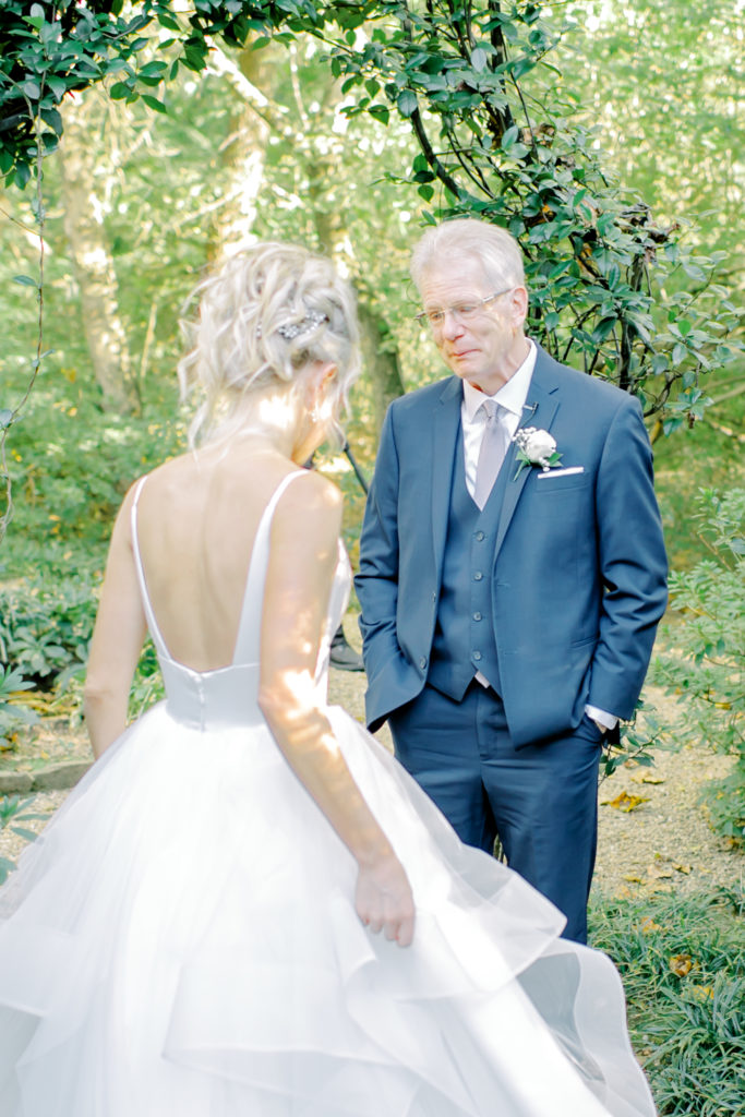 dad gets emotional after seeing the bride for the first time