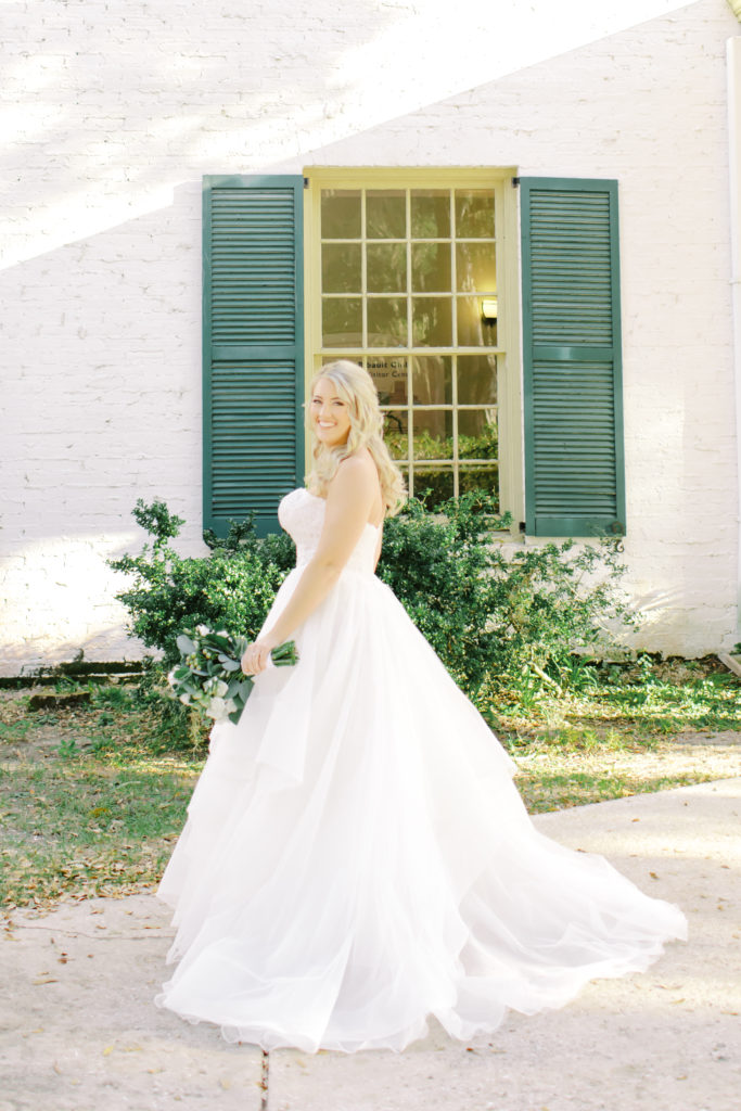 bride shot outside the ribault club | photo by Mary Catherine Echols, a Jacksonville based photographer