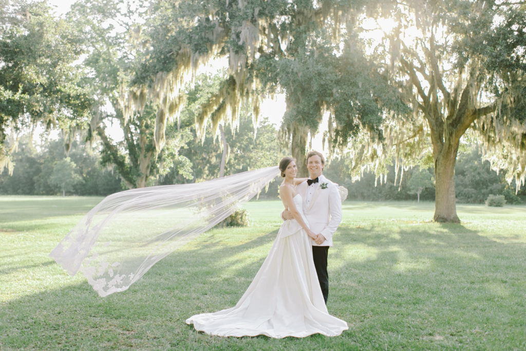 bride and groom at agapae oaks in beaufort South Carolina